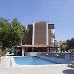 Dream Hotel 4*