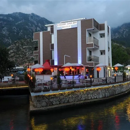 Dream Hotel 3*